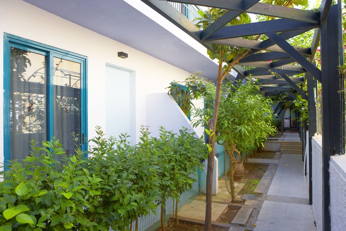 Imagen de los exteriores del Hotel Mariette Rhodes Urban Suites. Foto 4