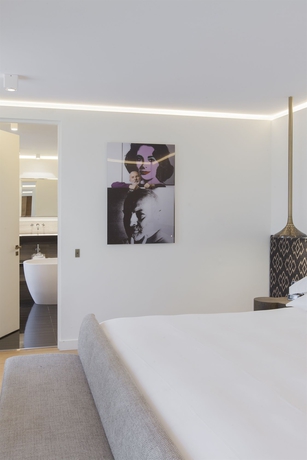 Imagen de la habitación del Hotel Marignan Champs - Elysées. Foto 5
