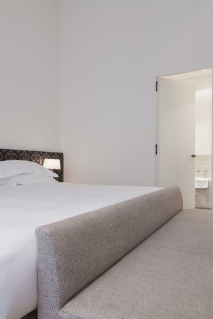 Imagen de la habitación del Hotel Marignan Champs - Elysées. Foto 6