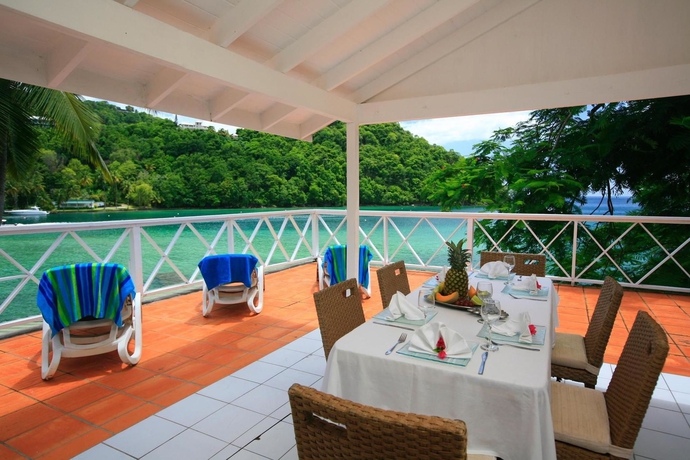 Imagen del bar/restaurante del Hotel Marigot Beach Club and Dive Resort. Foto 5