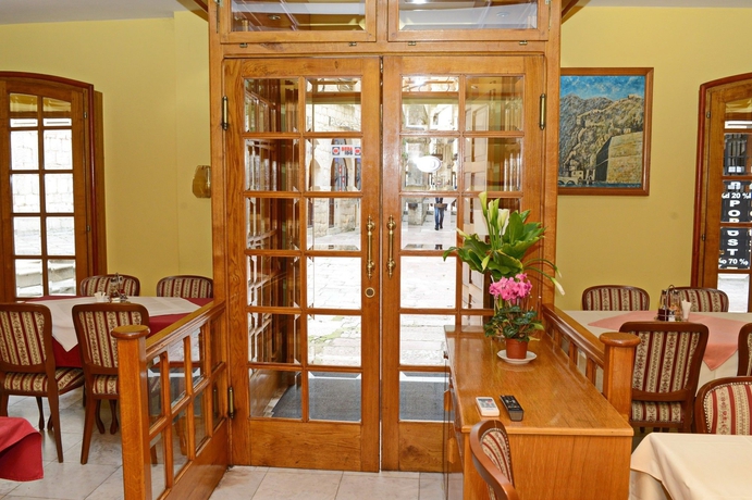 Imagen de los interiores del Hotel Marija. Foto 12