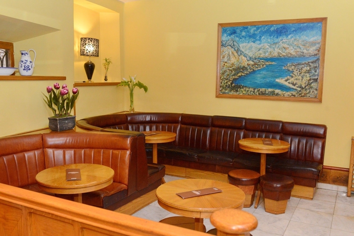 Imagen del bar/restaurante del Hotel Marija. Foto 4