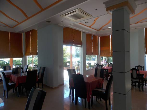 Imagen del bar/restaurante del Hotel Mariksel. Foto 8