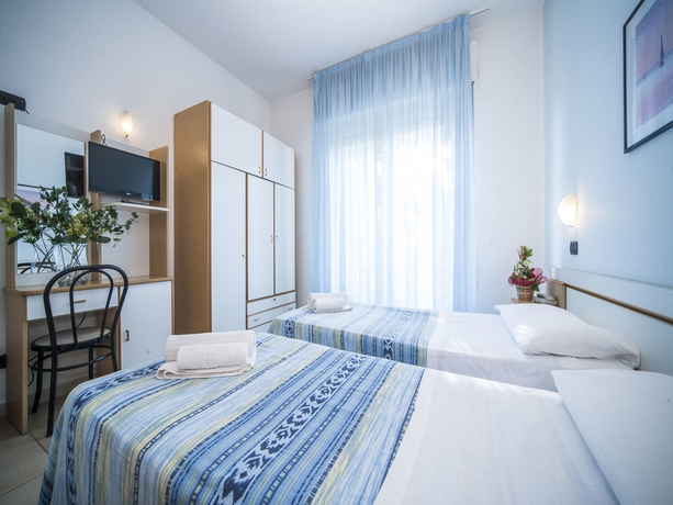 Imagen de la habitación del Hotel Marilonda. Foto 7