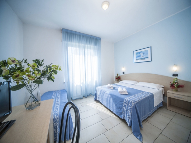 Imagen de la habitación del Hotel Marilonda. Foto 9