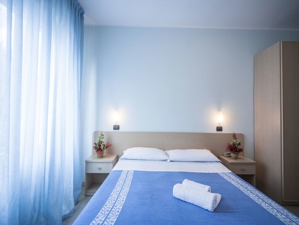 Imagen de la habitación del Hotel Marilonda. Foto 10