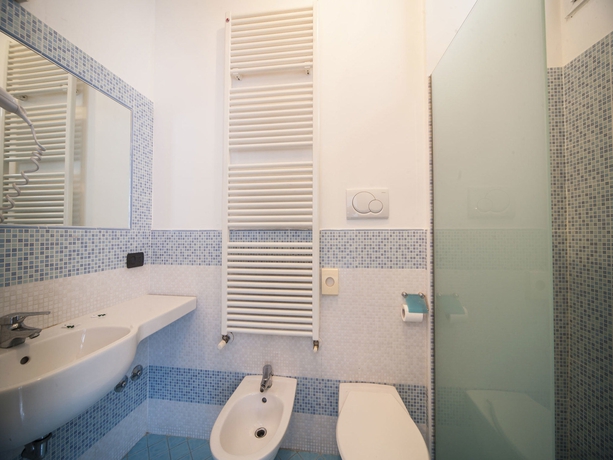 Imagen de la habitación del Hotel Marilonda. Foto 14