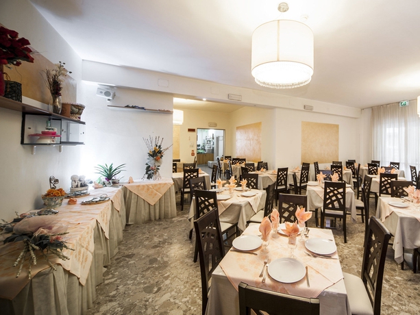 Imagen del bar/restaurante del Hotel Marilonda. Foto 4