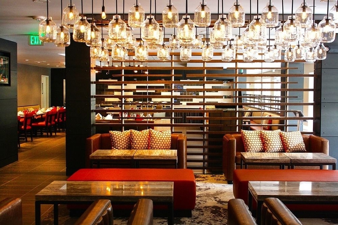 Imagen del bar/restaurante del Hotel Marin Hilltop. Foto 4