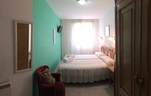 Imagen de la habitación del Hotel Marin, Mar&iacute;n. Foto 1