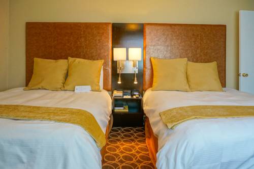 Imagen de la habitación del Hotel Marin Suites. Foto 3