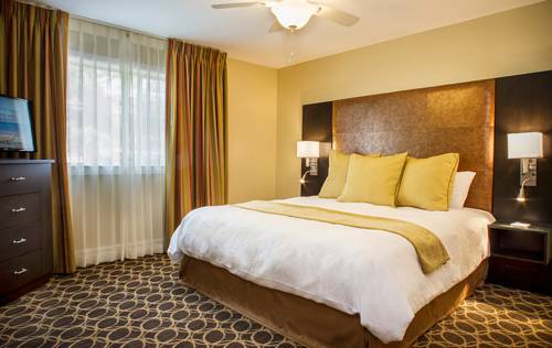 Imagen de la habitación del Hotel Marin Suites. Foto 9