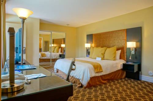 Imagen de la habitación del Hotel Marin Suites. Foto 11