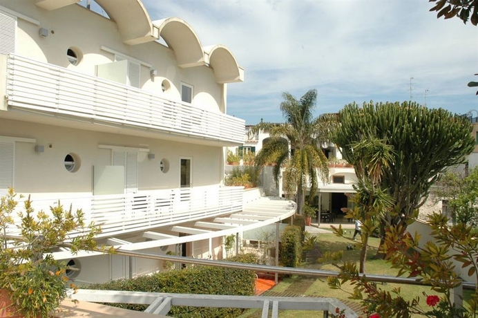 Imagen de los exteriores del Hotel Marina 10 Boutiqueanddesign. Foto 4