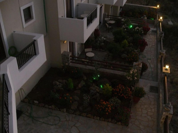 Imagen de los exteriores del Hotel Marina, Anogia. Foto 11