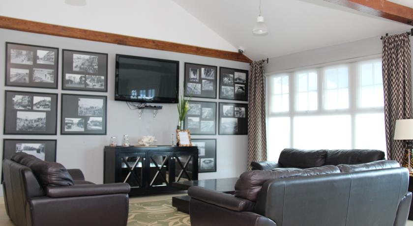 Imagen de los interiores del Hotel Marina At Shelter Bay. Foto 10