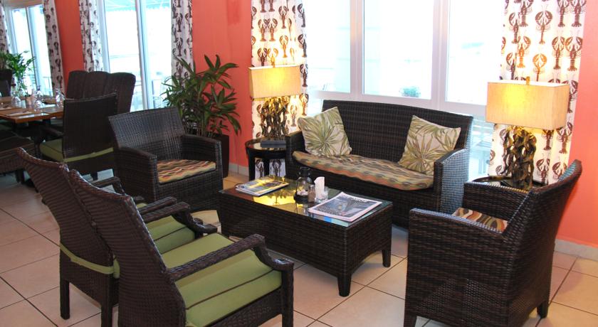 Imagen de los interiores del Hotel Marina At Shelter Bay. Foto 11