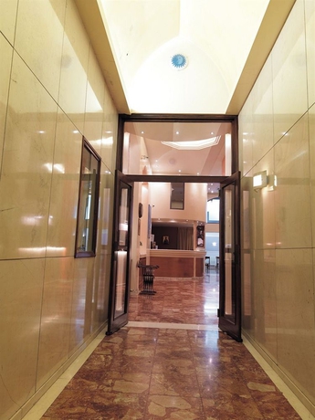 Imagen de los interiores del Hotel Marina Athens. Foto 16