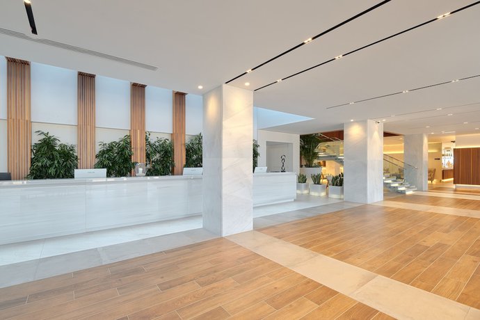 Imagen de los interiores del Hotel Marina Badalona. Foto 20