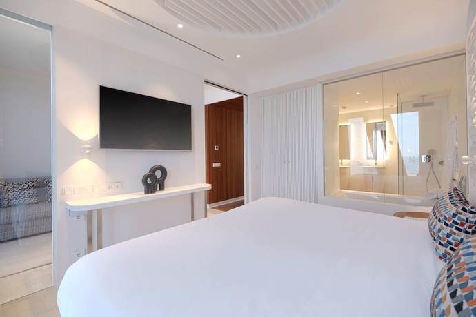 Imagen de la habitación del Hotel Marina Badalona. Foto 3