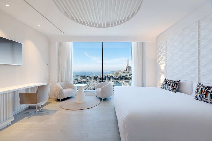 Imagen de la habitación del Hotel Marina Badalona. Foto 8