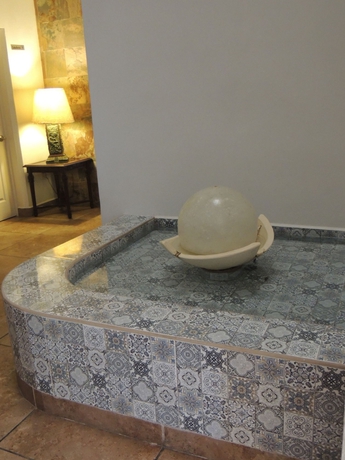 Imagen de los interiores del Hotel Marina Banderas Suites. Foto 10