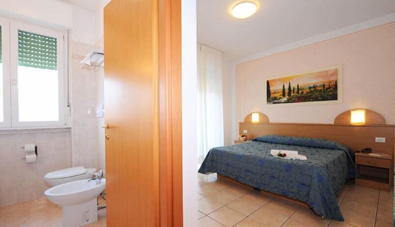 Imagen de la habitación del Hotel Marina, Bardolino. Foto 2