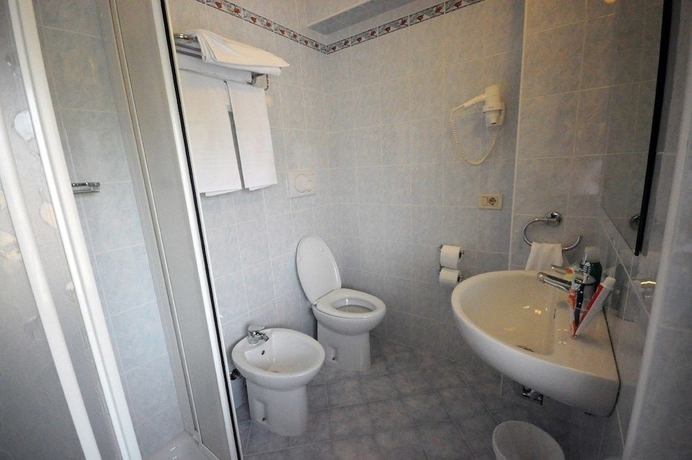 Imagen de la habitación del Hotel Marina, Bardolino. Foto 5