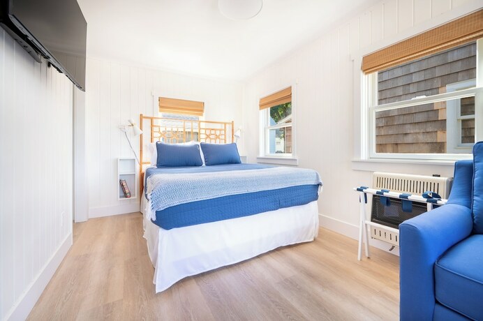 Imagen de la habitación del Hotel Marina Bay Cottages. Foto 15