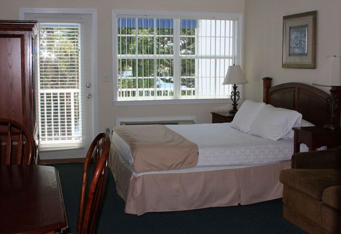 Imagen de la habitación del Hotel Marina Bay Resort. Foto 3