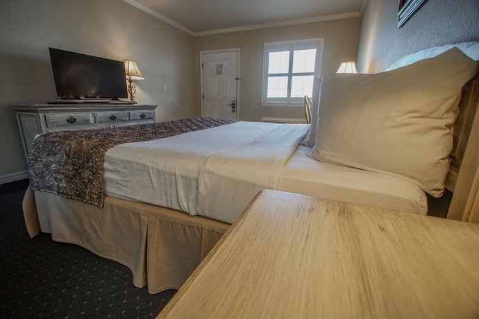 Imagen de la habitación del Hotel Marina Bay Resort. Foto 15