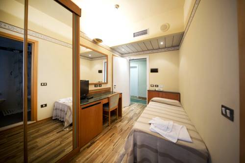 Imagen de la habitación del Hotel Marina Bay, Rimini. Foto 12