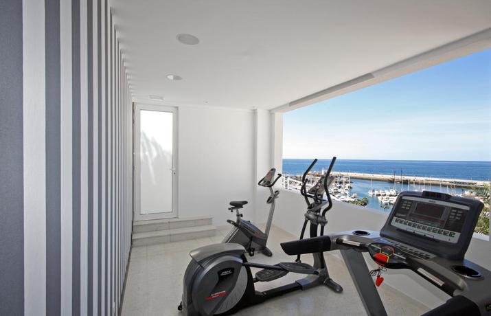 Imagen de los interiores del Hotel Marina Bayview - Adults Only. Foto 8