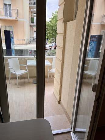 Imagen de la habitación del Hotel Marina Beach Suite. Foto 6