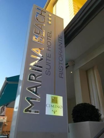 Imagen de los interiores del Hotel Marina Beach Suite. Foto 18