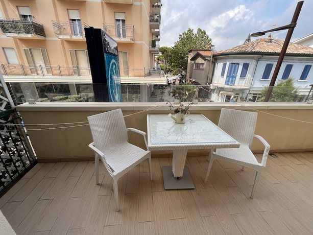 Imagen de la habitación del Hotel Marina Beach Suite. Foto 13