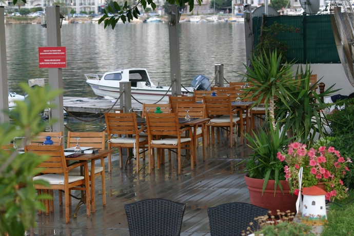 Imagen del bar/restaurante del Hotel Marina Boutique Fethiye - Boutique Class. Foto 2