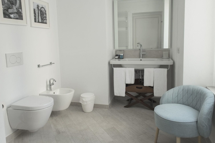 Imagen de la habitación del Hotel Marina Charming Rooms. Foto 18
