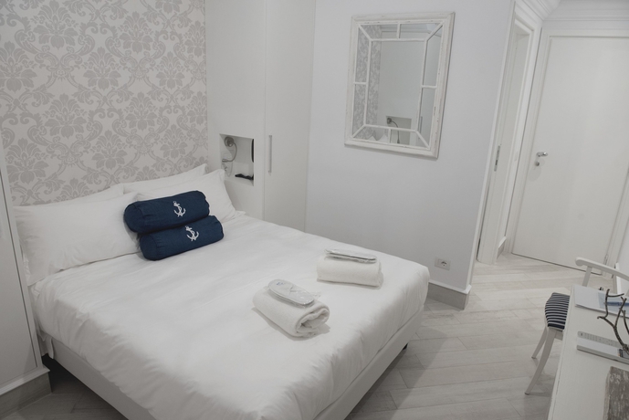 Imagen de la habitación del Hotel Marina Charming Rooms. Foto 19