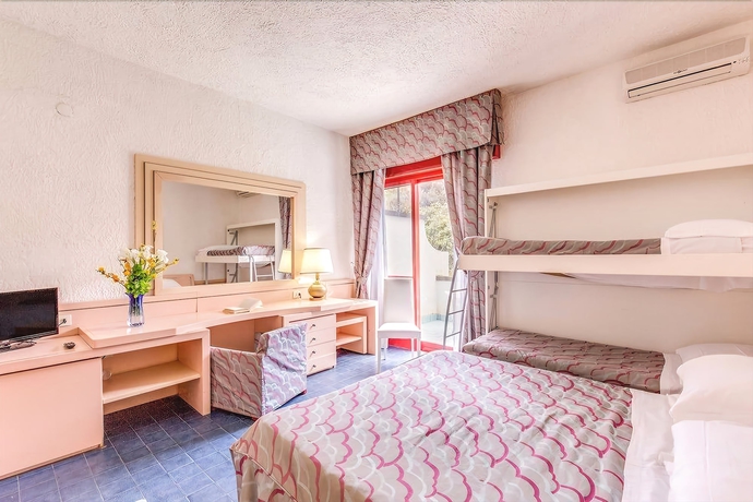 Imagen de la habitación del Hotel Marina Club, Baia Domizia. Foto 6