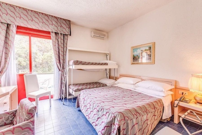 Imagen de la habitación del Hotel Marina Club, Baia Domizia. Foto 7