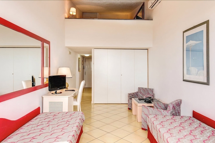 Imagen de la habitación del Hotel Marina Club, Baia Domizia. Foto 8