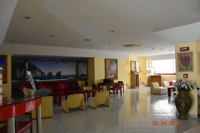 Imagen de los interiores del Hotel Marina Club, Baia Domizia. Foto 19