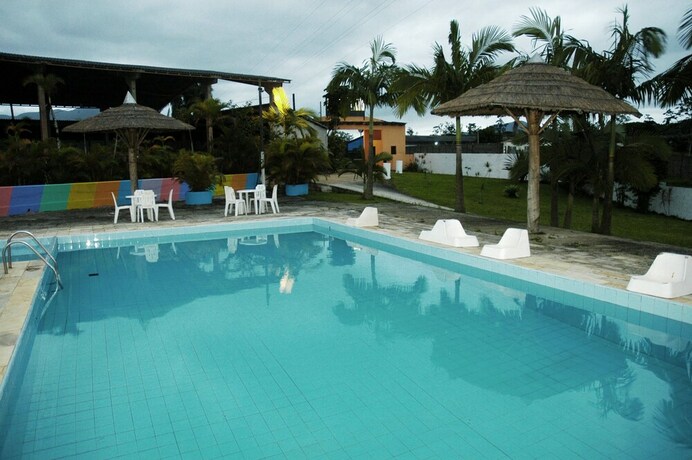 Imagen de la piscina del Hotel Marina Clube De Pesca Cananeia. Foto 38