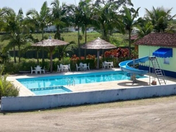 Imagen de la piscina del Hotel Marina Clube De Pesca Cananeia. Foto 39