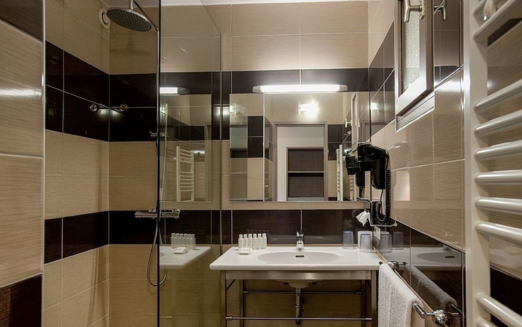 Imagen de la habitación del Hotel Marina Corsica. Foto 4