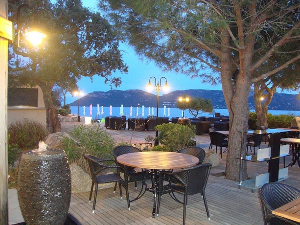 Imagen del bar/restaurante del Hotel Marina Corsica. Foto 2