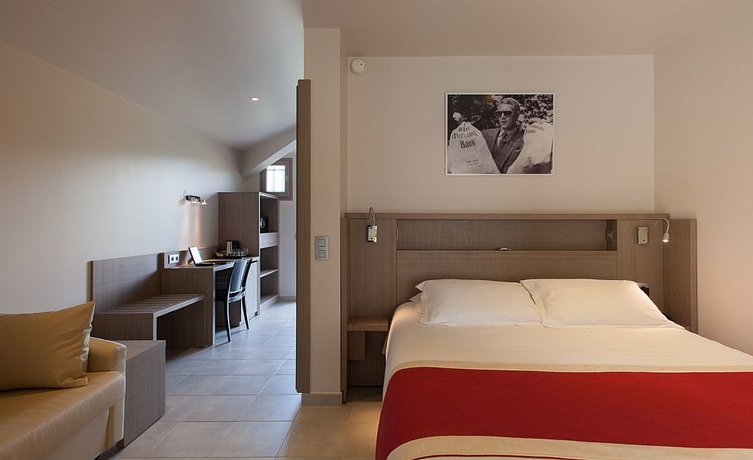 Imagen de la habitación del Hotel Marina Corsica. Foto 7