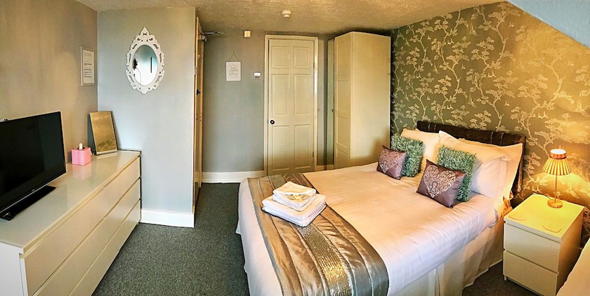 Imagen de la habitación del Hotel Marina Court. Foto 2