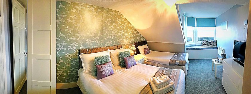 Imagen de la habitación del Hotel Marina Court. Foto 6